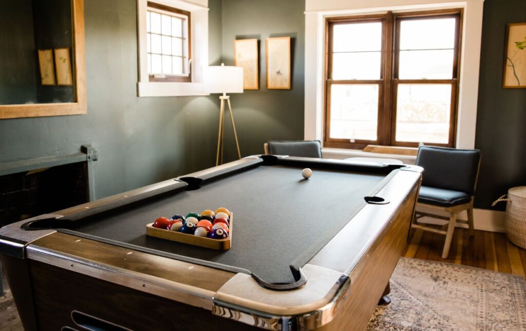 billard dans un salon
