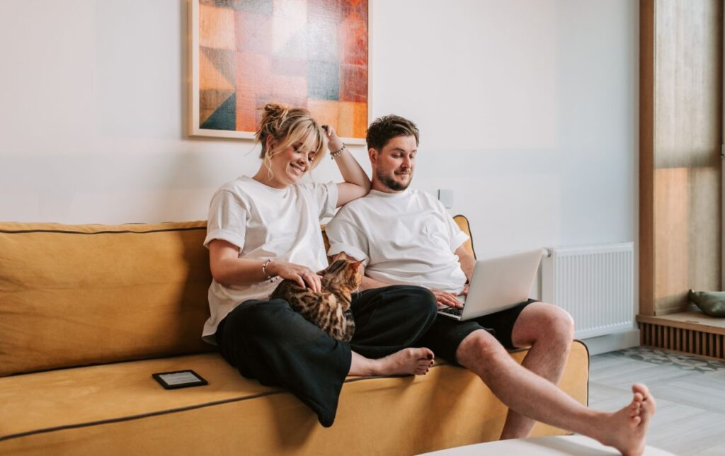 canape couleur moutarde